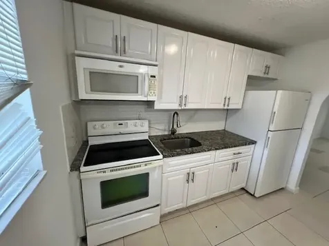 3425 Grace Avenue Palm Springs FL 33461