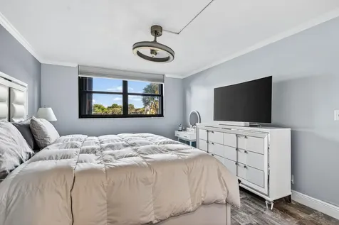 1266 S Military Trail Deerfield Beach FL 33442