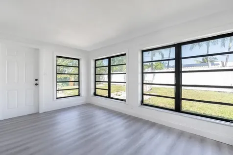 1040 Long Island Avenue Fort Lauderdale FL 33312