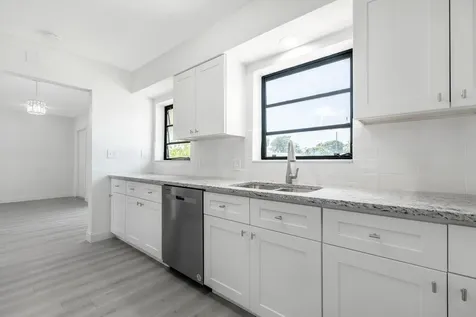1040 Long Island Avenue Fort Lauderdale FL 33312