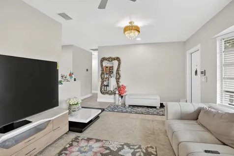 5507 Mckinley Street Hollywood FL 33021