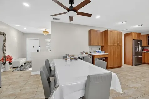 5507 Mckinley Street Hollywood FL 33021