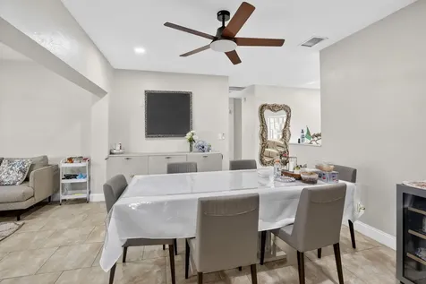 5507 Mckinley Street Hollywood FL 33021