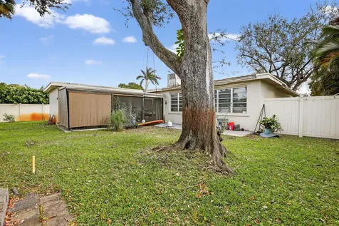 5507 Mckinley Street Hollywood FL 33021