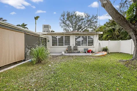 5507 Mckinley Street Hollywood FL 33021