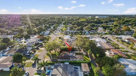 5507 Mckinley Street Hollywood FL 33021