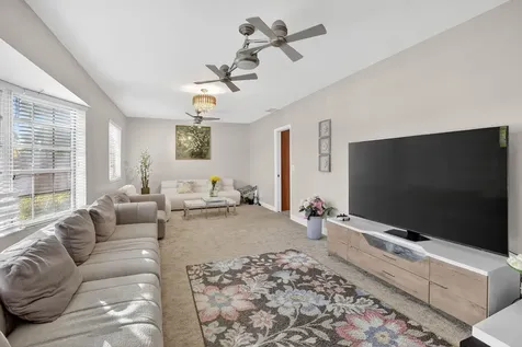 5507 Mckinley Street Hollywood FL 33021