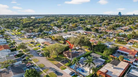 5507 Mckinley Street Hollywood FL 33021
