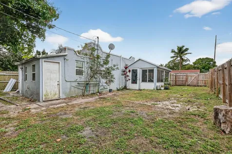 618 S Pine Street Lake Worth Beach FL 33460