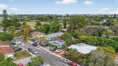618 S Pine Street Lake Worth Beach FL 33460