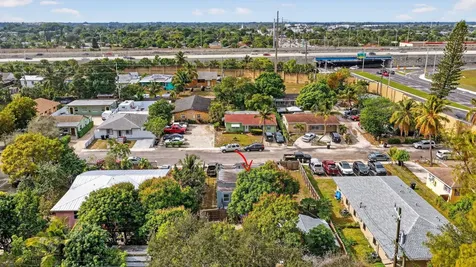618 S Pine Street Lake Worth Beach FL 33460