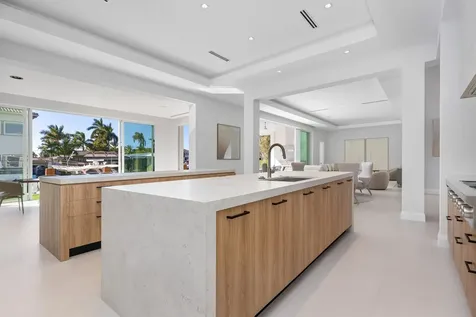 810 Ne 70th Street Boca Raton FL 33487