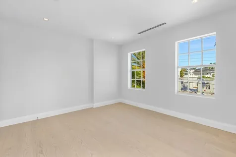 810 Ne 70th Street Boca Raton FL 33487