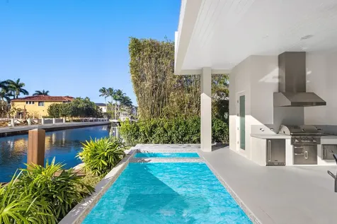 810 Ne 70th Street Boca Raton FL 33487