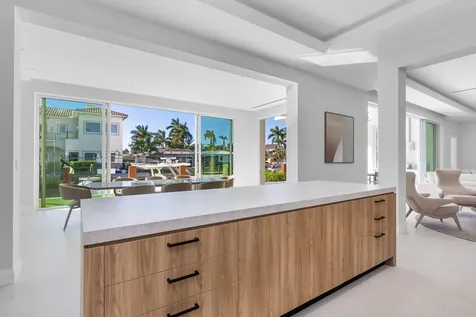 810 Ne 70th Street Boca Raton FL 33487