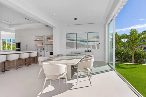 810 Ne 70th Street Boca Raton FL 33487