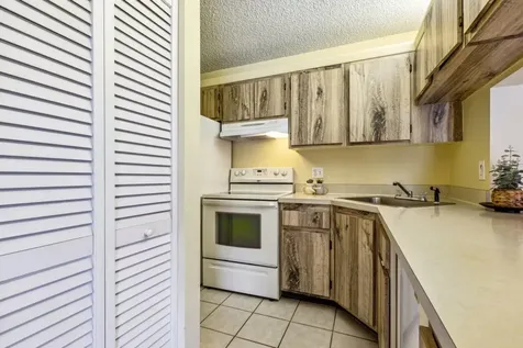 618 Sea Pine Way Greenacres FL 33415