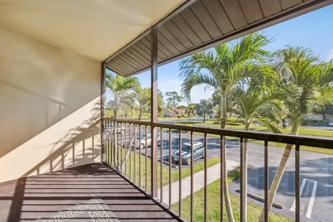 618 Sea Pine Way Greenacres FL 33415