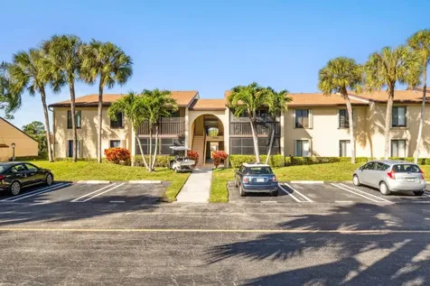618 Sea Pine Way Greenacres FL 33415