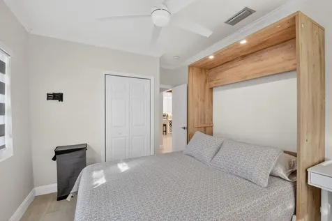 1511 S Palmway Lake Worth Beach FL 33460
