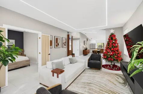 6766 Via Regina Boca Raton FL 33433