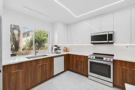 6766 Via Regina Boca Raton FL 33433