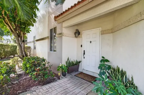 6766 Via Regina Boca Raton FL 33433