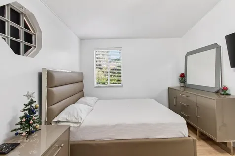 6766 Via Regina Boca Raton FL 33433