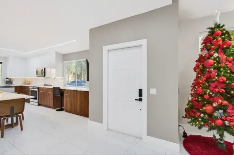 6766 Via Regina Boca Raton FL 33433