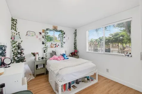 6766 Via Regina Boca Raton FL 33433