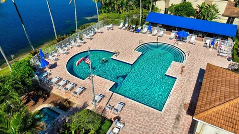 6766 Via Regina Boca Raton FL 33433