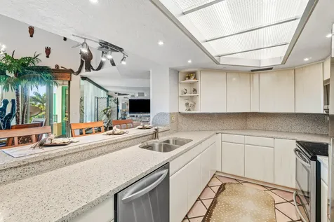 100 Se 5th Avenue Boca Raton FL 33432