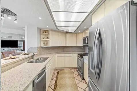 100 Se 5th Avenue Boca Raton FL 33432