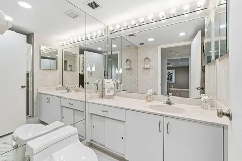100 Se 5th Avenue Boca Raton FL 33432