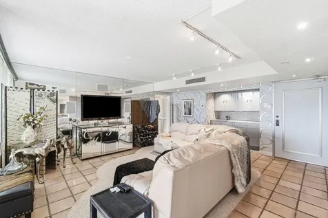 100 Se 5th Avenue Boca Raton FL 33432