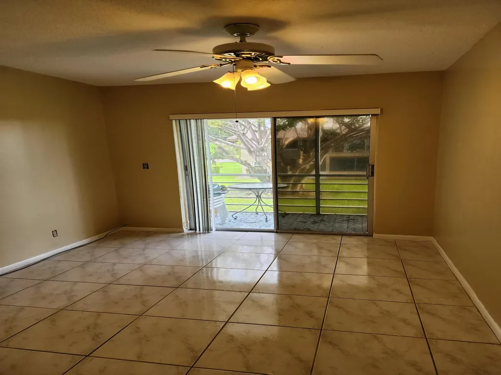 239 Coventry J West Palm Beach FL 33417