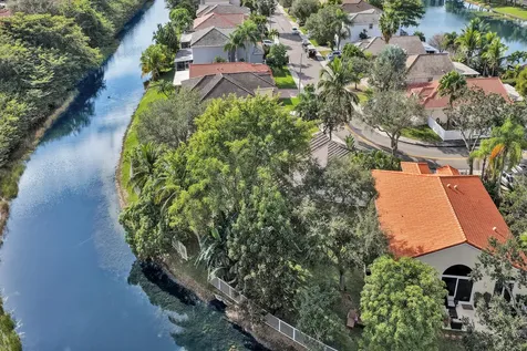 2389 Nw 162nd Terrace Pembroke Pines FL 33028