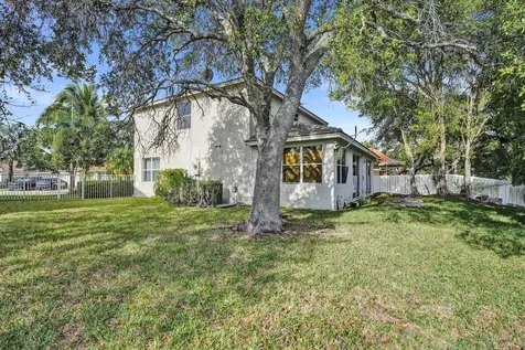 2389 Nw 162nd Terrace Pembroke Pines FL 33028