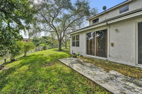 2389 Nw 162nd Terrace Pembroke Pines FL 33028