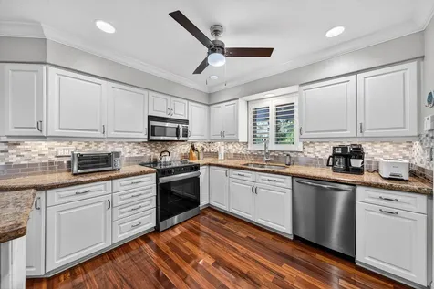 2081 Ne 25th Street Lighthouse Point FL 33064