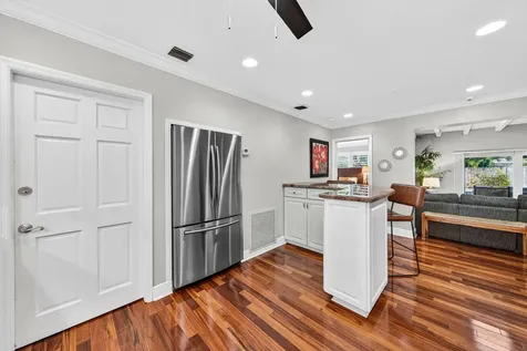 2081 Ne 25th Street Lighthouse Point FL 33064