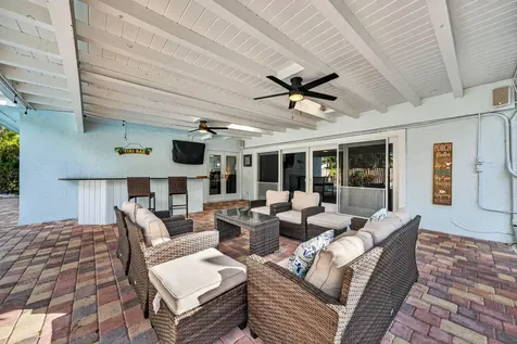 2081 Ne 25th Street Lighthouse Point FL 33064