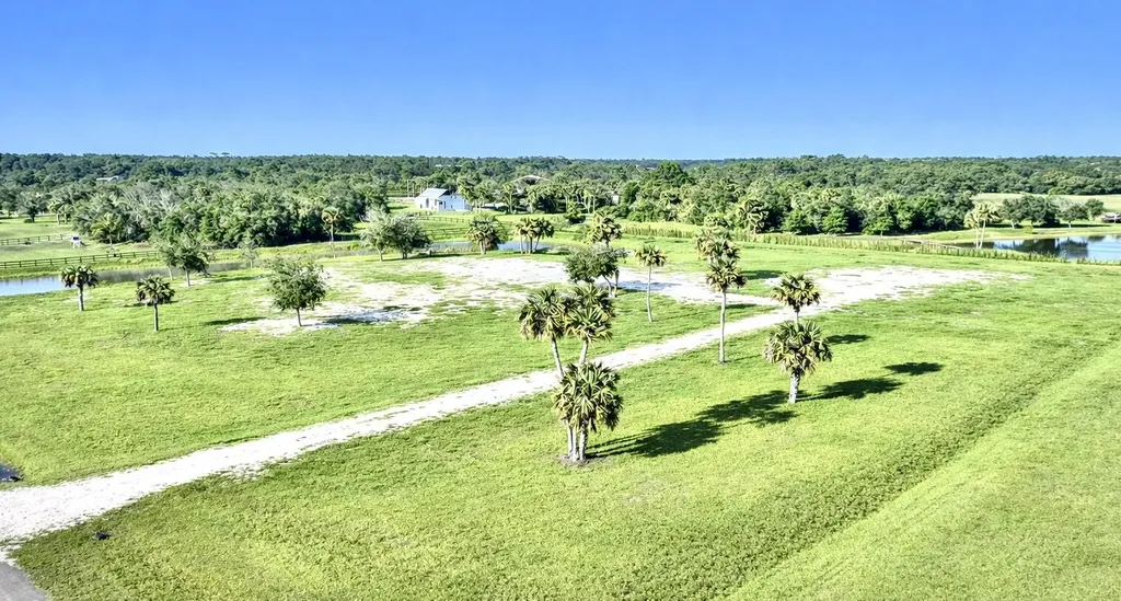 2452 SE 130th Way Okeechobee FL 34974