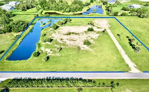 2452 SE 130th Way Okeechobee FL 34974