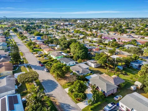 236 W 24th Street Riviera Beach FL 33404