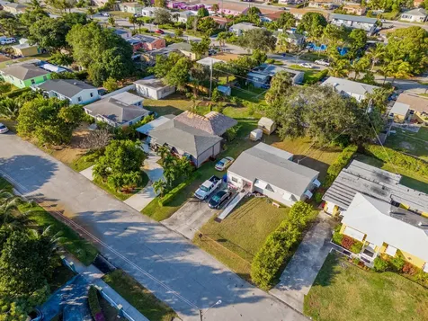 236 W 24th Street Riviera Beach FL 33404