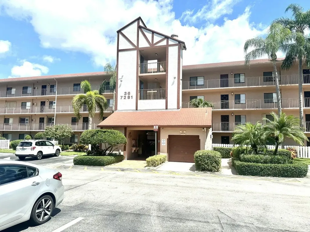 7281 Amberly Lane Delray Beach FL 33446