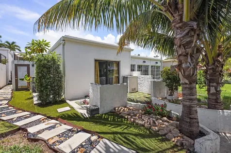6590 Fountains Circle Lake Worth FL 33467