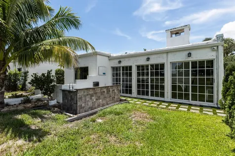 6590 Fountains Circle Lake Worth FL 33467