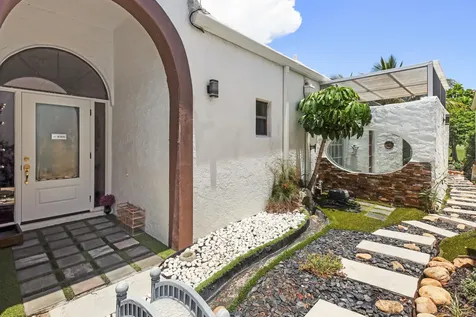 6590 Fountains Circle Lake Worth FL 33467